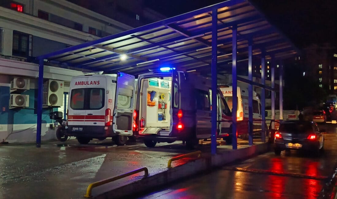 Ordu’da Tekstil Fabrikasında Zehirlenme Şüphesi: 21 İşçi Hastaneye Kaldırıldı Ordu’daki bir tekstil fabrikasında öğle yemeğinde karalahana çorbası ve mısır