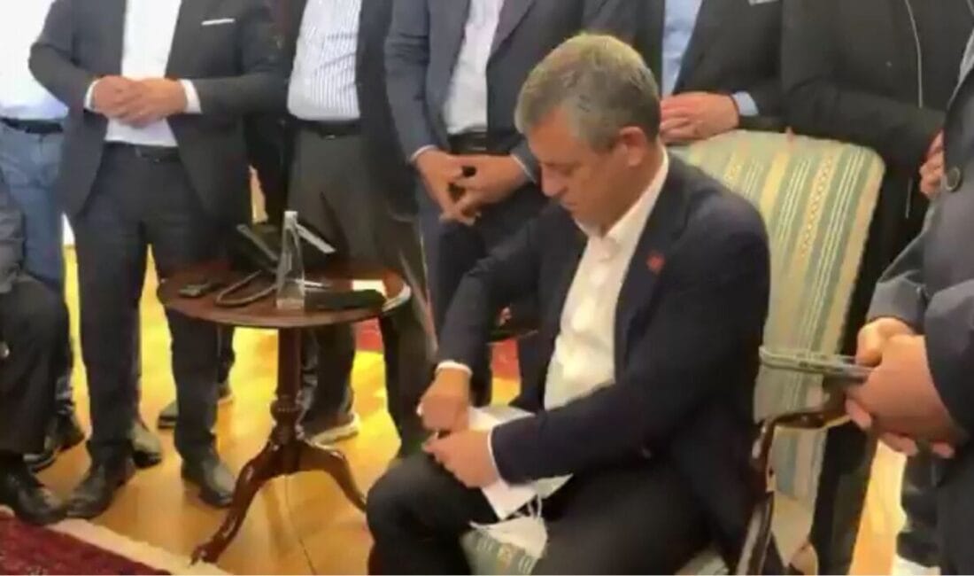 Yargı kararıyla çalkalanan CHP Genel Merkezi'nde hareketli saatler ve sert