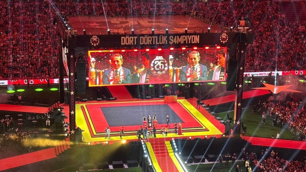 Galatasaray, Süper Lig'deki üst üste 4. toplamda ise 26. şampiyonluğunu