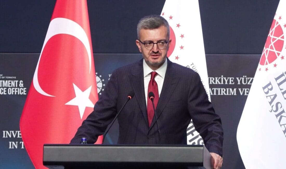 Rumeli Hisarı’nda Görsel Şölen: İstanbul’un Fethine Özel Lazer Gösterisi Boğaz'da büyüleyici fetih gecesi! Rumeli Hisarı'ndaki tarihi gösteriyi tekneden takip
