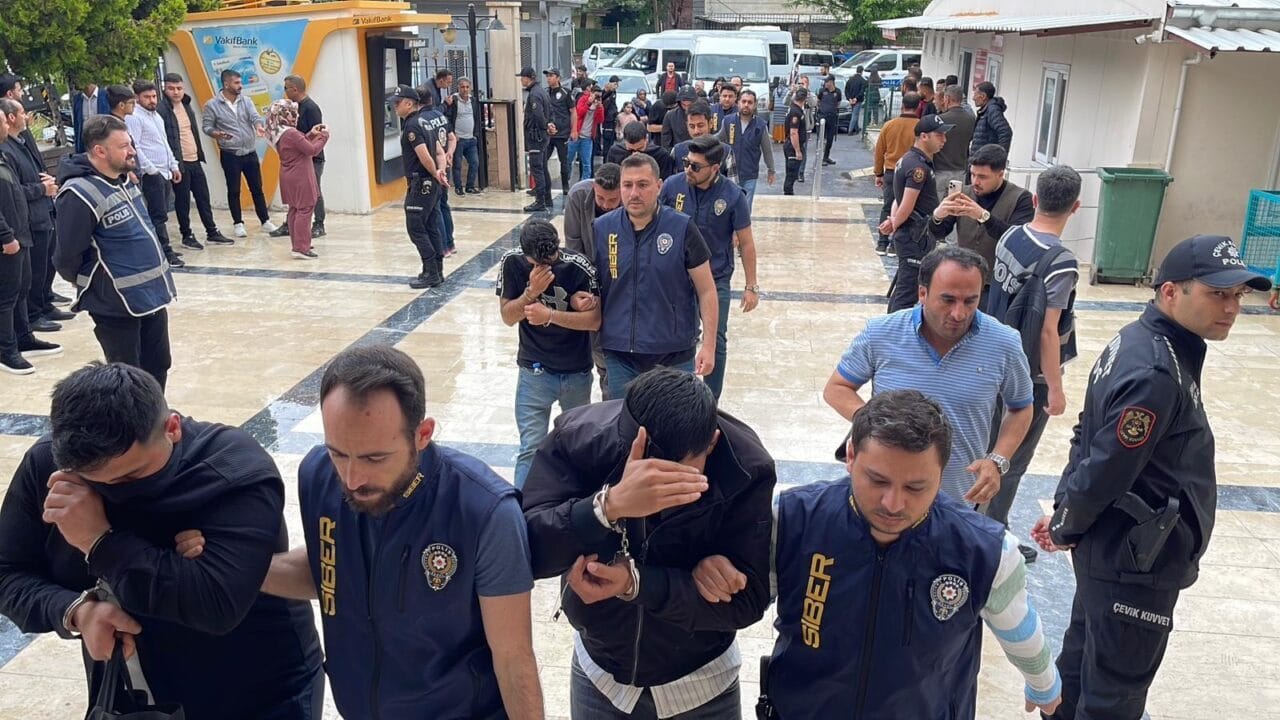 Şanlıurfa merkezli 7 ilde siber polisinin düzenlediği yasa dışı bahis