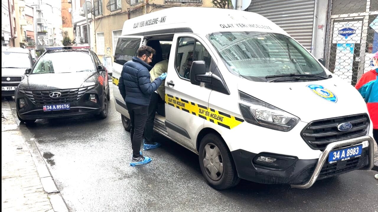 Şişli’de eski sevgili İdris Ç., anahtarla girdiği evde kadının erkek