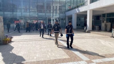 Eskişehir güne büyük bir operasyonla uyandı. Tepebaşı Belediyesi'ndeki ihalelerde usulsüzlük