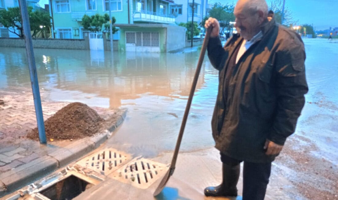Tokat'ın Zile ilçesinde akşam saatlerinde adeta gökyüzü delindi. Önce sağanak,