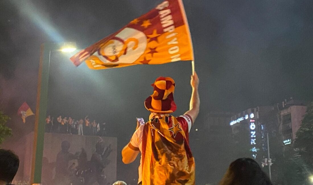 Türkiye Sarı-Kırmızıya Boyandı: Şampiyonluk Coşkusu Tüm Yurtta Galatasaray'ın bitime bir hafta kala şampiyonluğunu ilan etmesiyle Türkiye'nin her