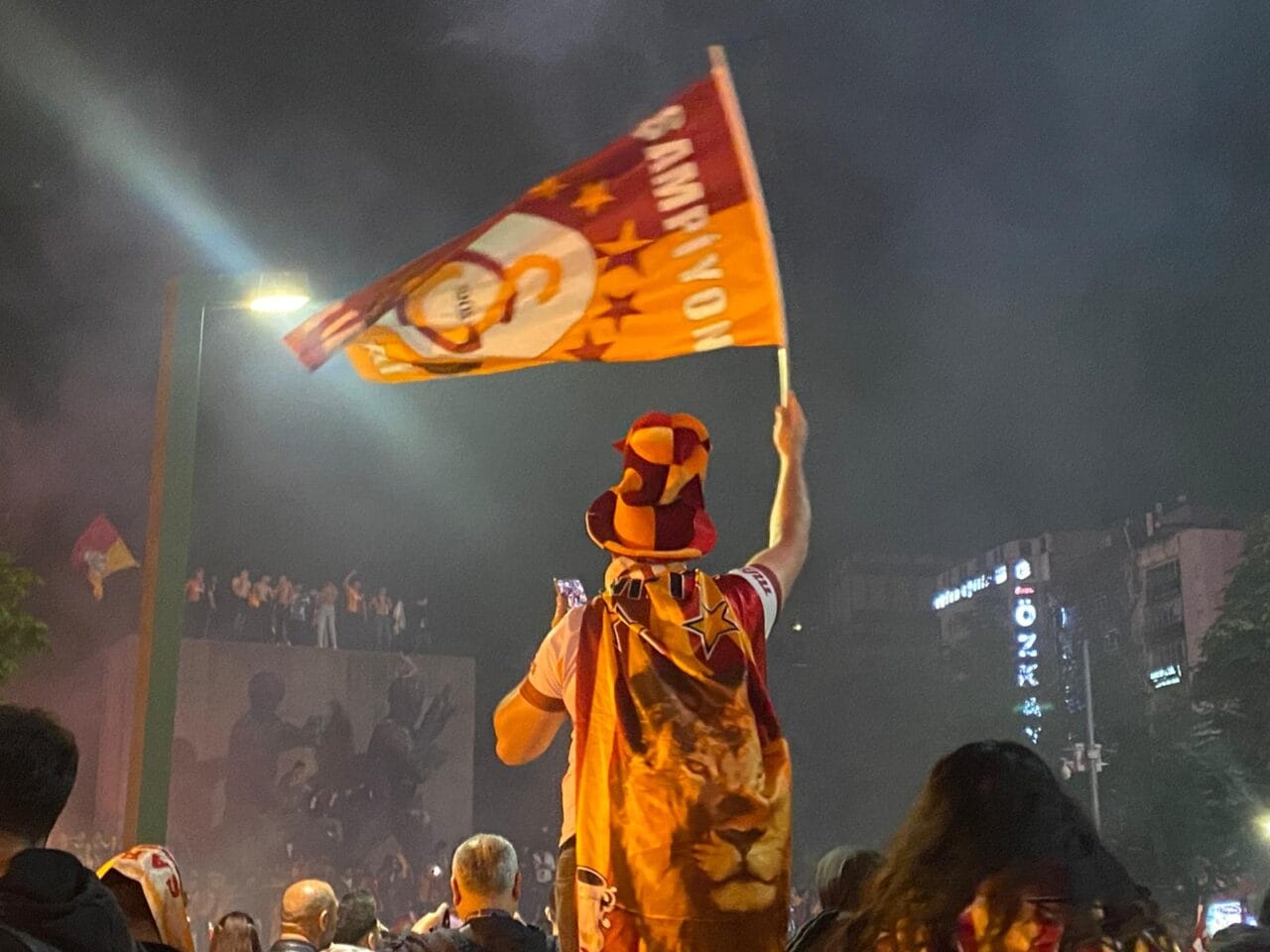 Galatasaray'ın bitime bir hafta kala şampiyonluğunu ilan etmesiyle Türkiye'nin her