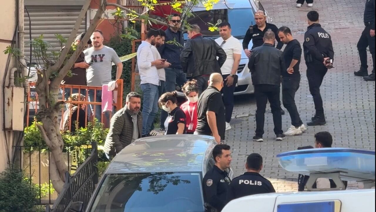 İstanbul Kağıthane’de uzaklaştırma kararı bulunan Rüzgar Eser, boşanma aşamasındaki eşini