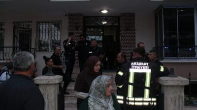Aksaray’da yalnız yaşayan 91 yaşındaki Meryem Altınsoy, yemek yaparken çıkan