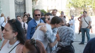 2026 YKS'nin son oturumu olan Yabancı Dil Testi (YDT) saat