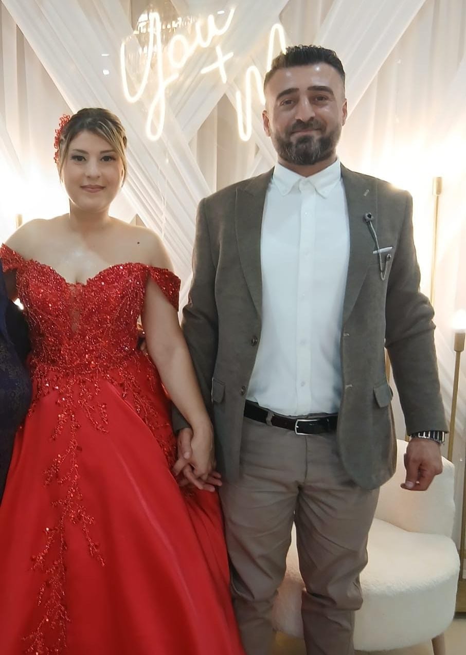 Hatay'ın Defne ilçesinde ayrılma kararı alan nişanlısı Lamiya Azazi ve