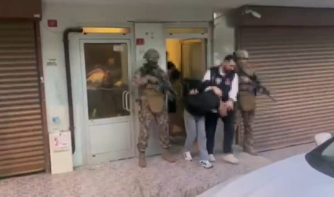 Bağcılar’da Kaçırılan İş İnsanı S.K. Operasyonla Kurtarıldı Bağcılar'da iş yerinden zorla kaçırılarak Büyükçekmece'de bir evde rehin tutulan