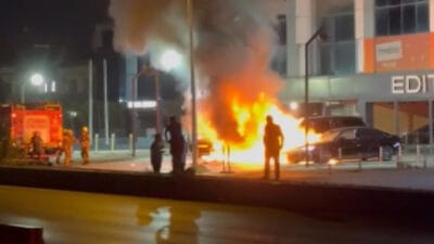 Bakırköy Yeşilköy'de sabaha karşı bir galerinin önünde çıkan yangında, toplam