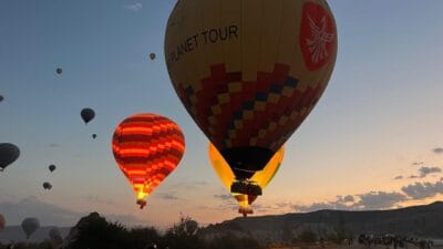 Bayram Tatilinde Oraya Akın Ettiler: 9 Günde Tam 147 Bin Kişi Ziyaret Etti! 9 günlük tatilde Kapadokya'yı tam 147 bin 571 turist ziyaret