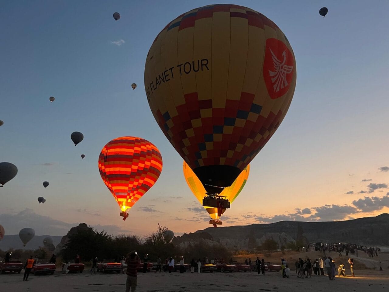 Bayram Tatilinde Oraya Akın Ettiler: 9 Günde Tam 147 Bin Kişi Ziyaret Etti! 9 günlük tatilde Kapadokya'yı tam 147 bin 571 turist ziyaret