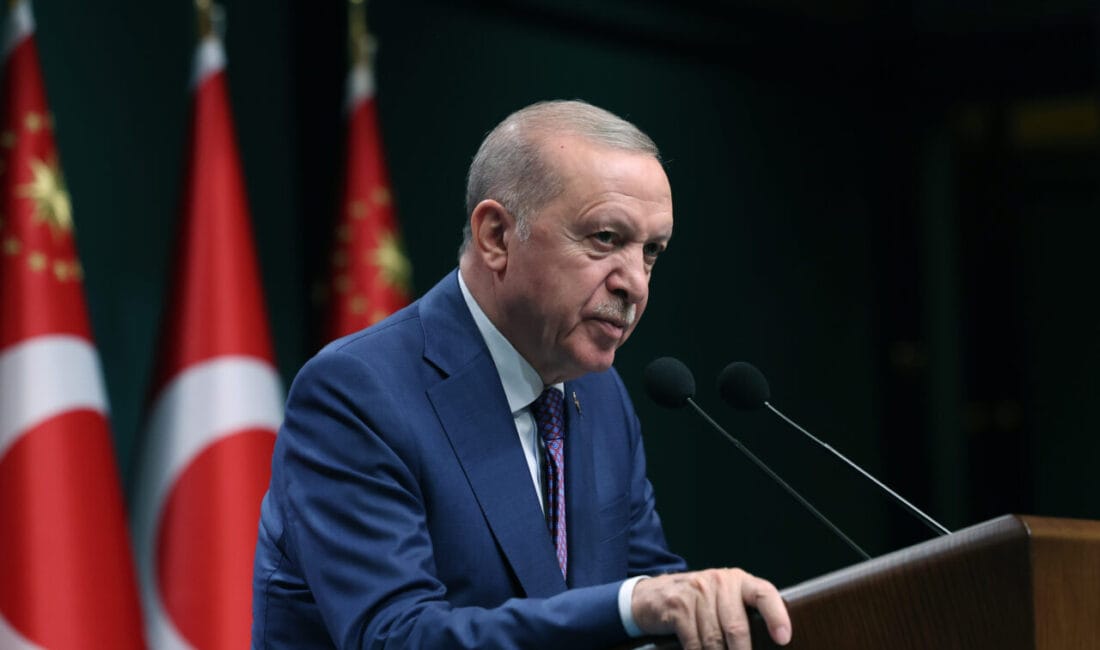 Cumhurbaşkanı Erdoğan'dan canlı yayında CHP'deki liderlik krizine ilk yorum: "Mahkeme
