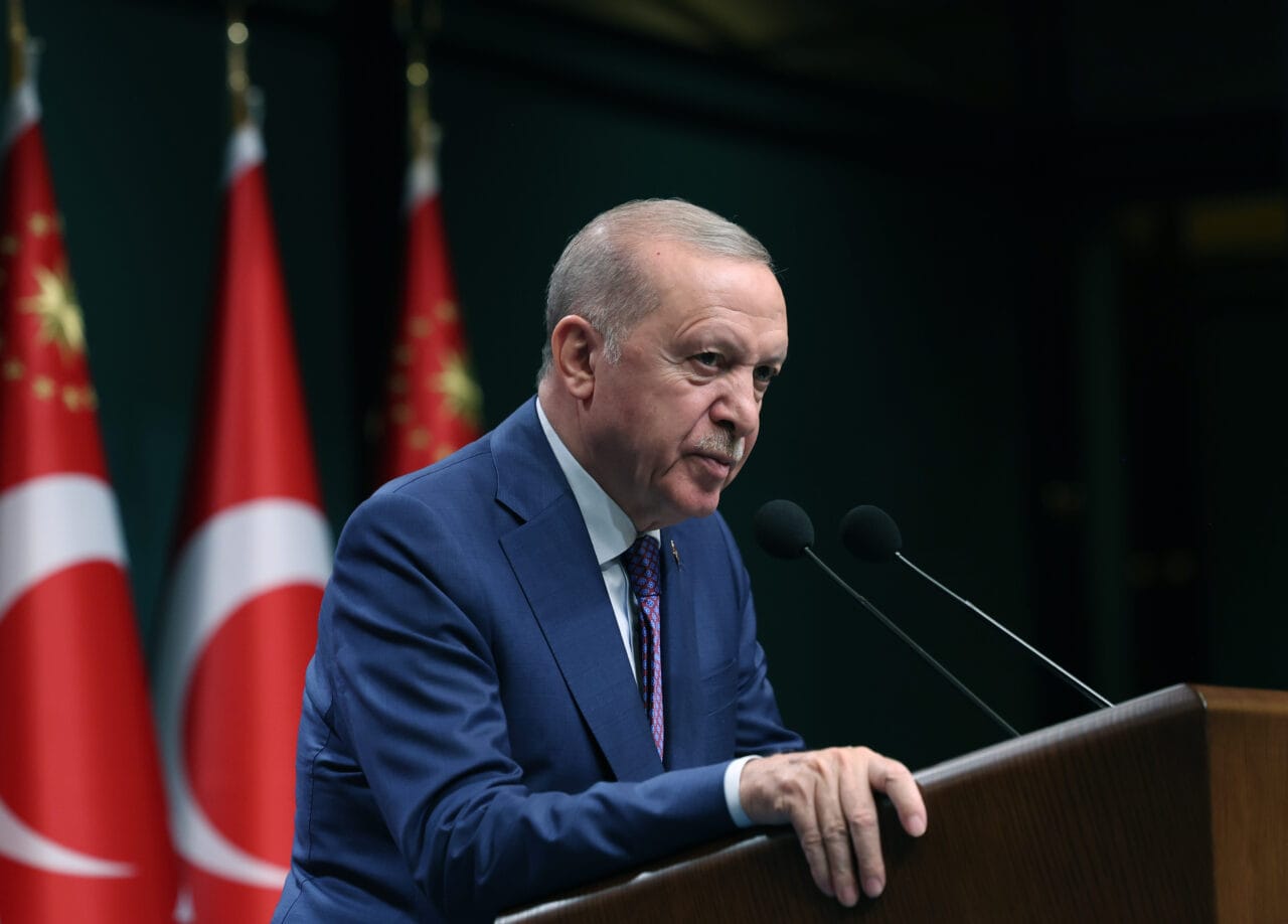 Cumhurbaşkanı Erdoğan'dan canlı yayında CHP'deki liderlik krizine ilk yorum: "Mahkeme