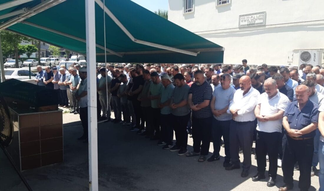 Derince’de SMA Hastası Oğlunun Cihaz Fişini Çekip İntihar Etti Kocaeli'nin Derince ilçesinde 44 yaşındaki Soner Ata evinde asılı halde