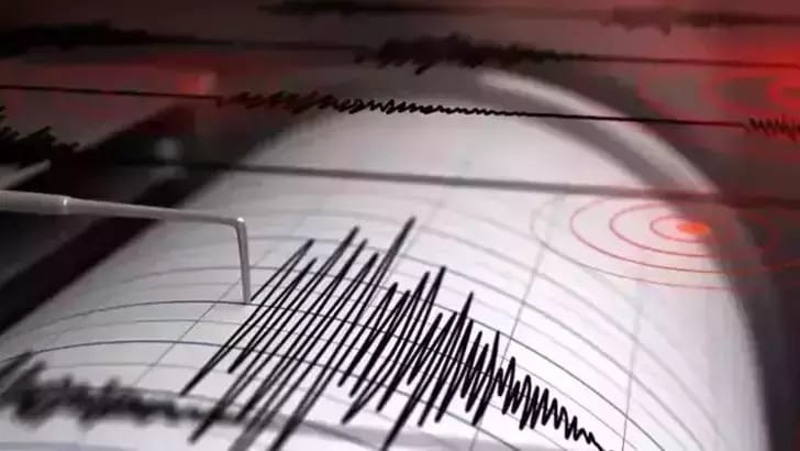 Endonezya’da 6.7 büyüklüğünde deprem Endonezya'nın Palu kentinin 43 kilometre güneydoğusunda 6.7 büyüklüğünde bir deprem