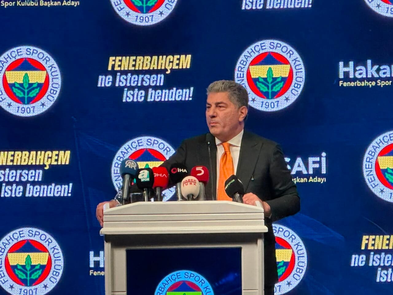 Fenerbahçe Başkan Adayı Hakan Safi, Sevilla'nın yıldızı Luis Suarez'i gelecek