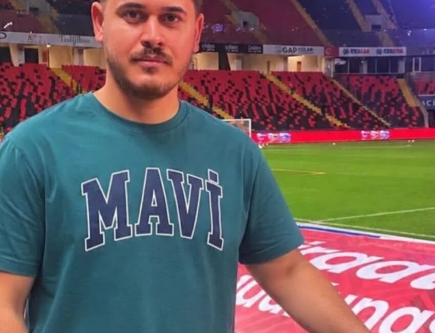 Gaziantep’te YKS Yolunda Feci Kaza: 19 Yaşındaki Genç Hayatını Kaybetti Gaziantep'in Karkamış ilçesinde YKS sınavına yetişmek için yola çıkan 19