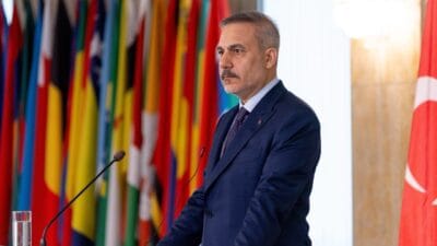 Hakan Fidan: Bulgaristan’la Ticaret 8,4 Milyar Avroyu Aştı Dışişleri Bakanı Hakan Fidan, Avrupa'nın en yoğun gümrük noktası olan