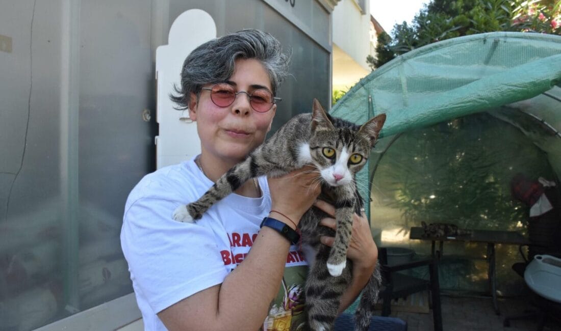 İzmir'in Urla ilçesinde yaşayan Aylin Bermant'ın 13 aydır erkek olduğunu