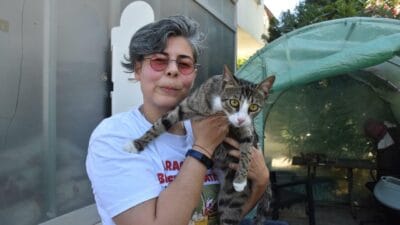 İzmir'in Urla ilçesinde yaşayan Aylin Bermant'ın 13 aydır erkek olduğunu
