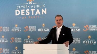 AK Parti Sözcüsü Ömer Çelik, terör örgütünün silah bırakmasını sağlayacak