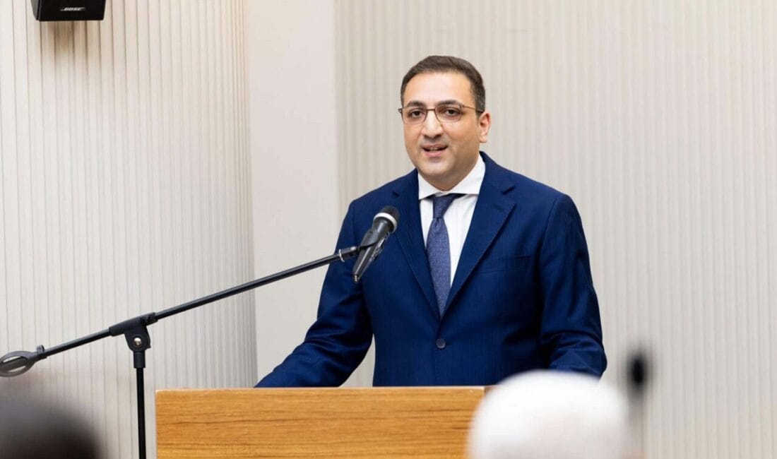 İzmir'de yürütülen rüşvet soruşturması kapsamında gözaltına alınan Seferihisar Belediye Başkanı