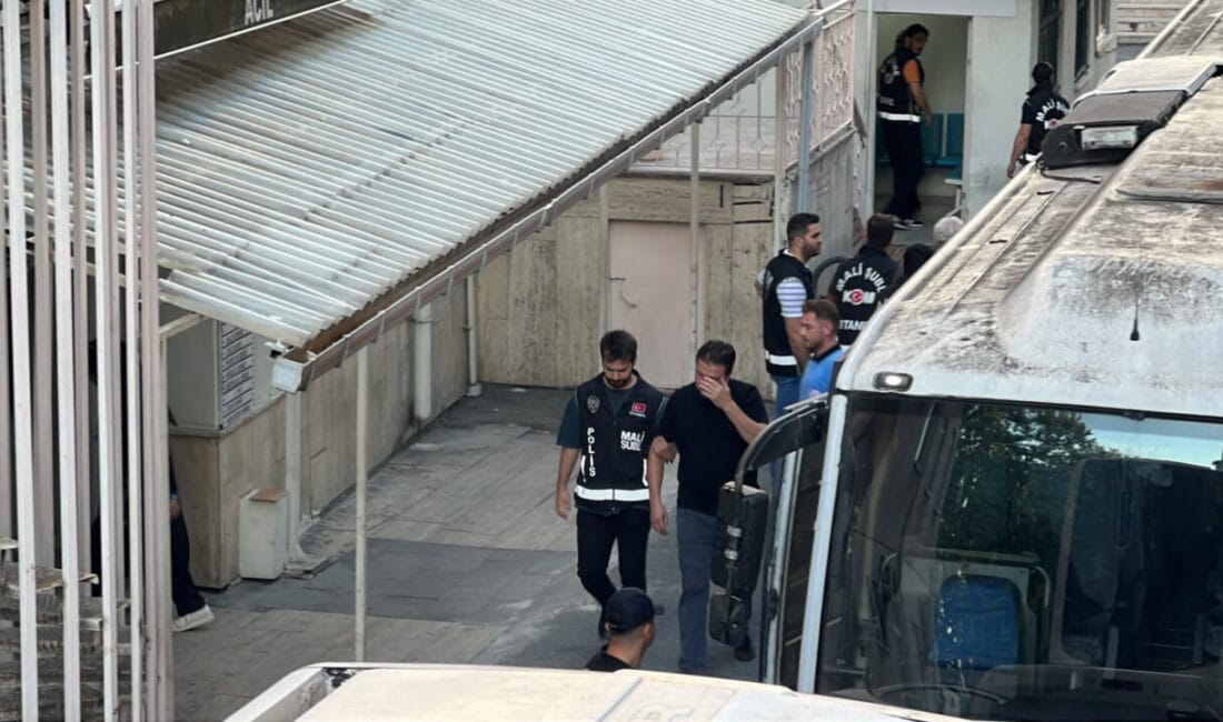 Silivri Belediyesi’ne Yolsuzluk Operasyonu: Başkan Bora Balcıoğlu Sağlık Kontrolünde Silivri Belediyesi’ne yönelik yolsuzluk soruşturmasında gözaltına alınan Belediye Başkanı Bora
