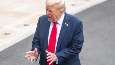 ABD Başkanı Donald Trump, Hürmüz Boğazı'nda Amerikan ordusuna ait bir