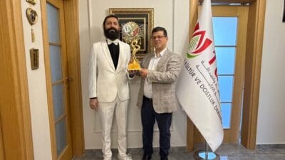 Dünyaca ünlü yazar Akif Manaf, uluslararası barış süreçlerine sunduğu katkılardan