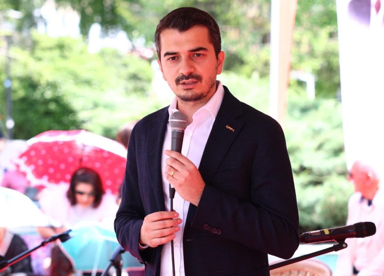 Ankara Emniyet Müdürlüğü ekipleri, sabahın erken saatlerinde Çankaya Belediyesi'ne ait