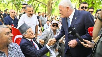 İYİ Parti Genel Başkanı Müsavat Dervişoğlu, Ankara Güvenpark’ta oturma eylemi