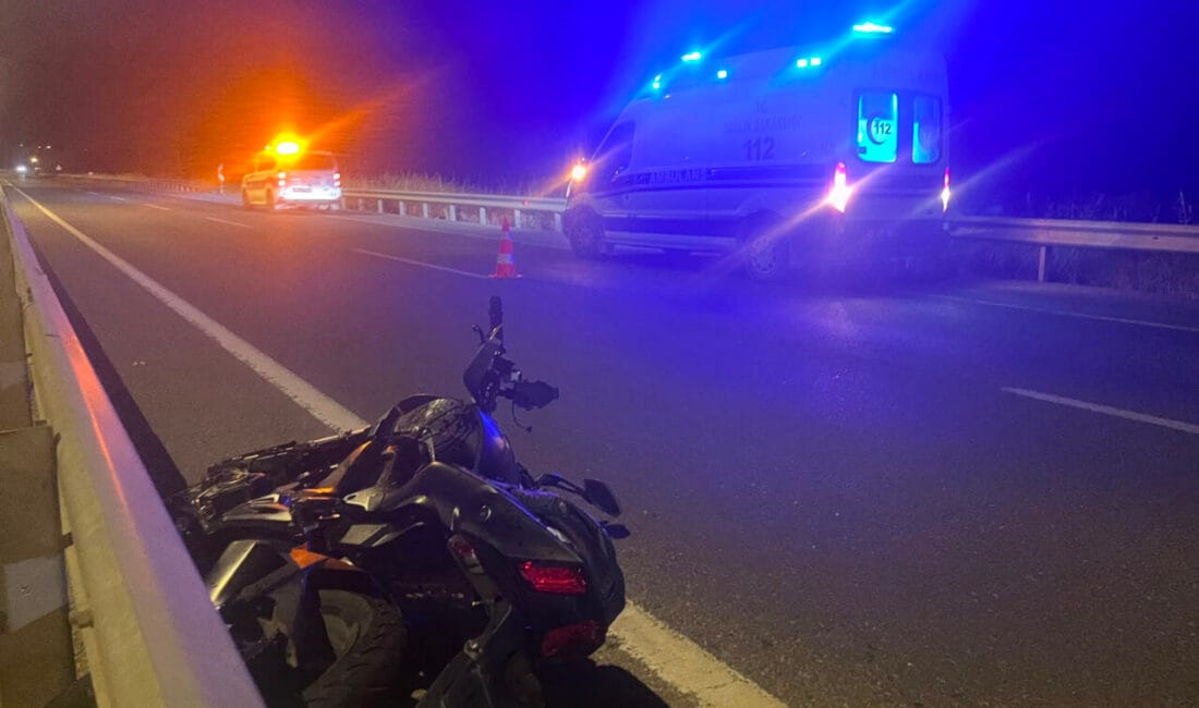 Kütahya’da Feci Kaza: Elektrikli Araca Çarpan Motosikletli Genç Öldü Kütahya’nın Tavşanlı ilçesinde önünde giden elektrikli araca çarpan 22 yaşındaki