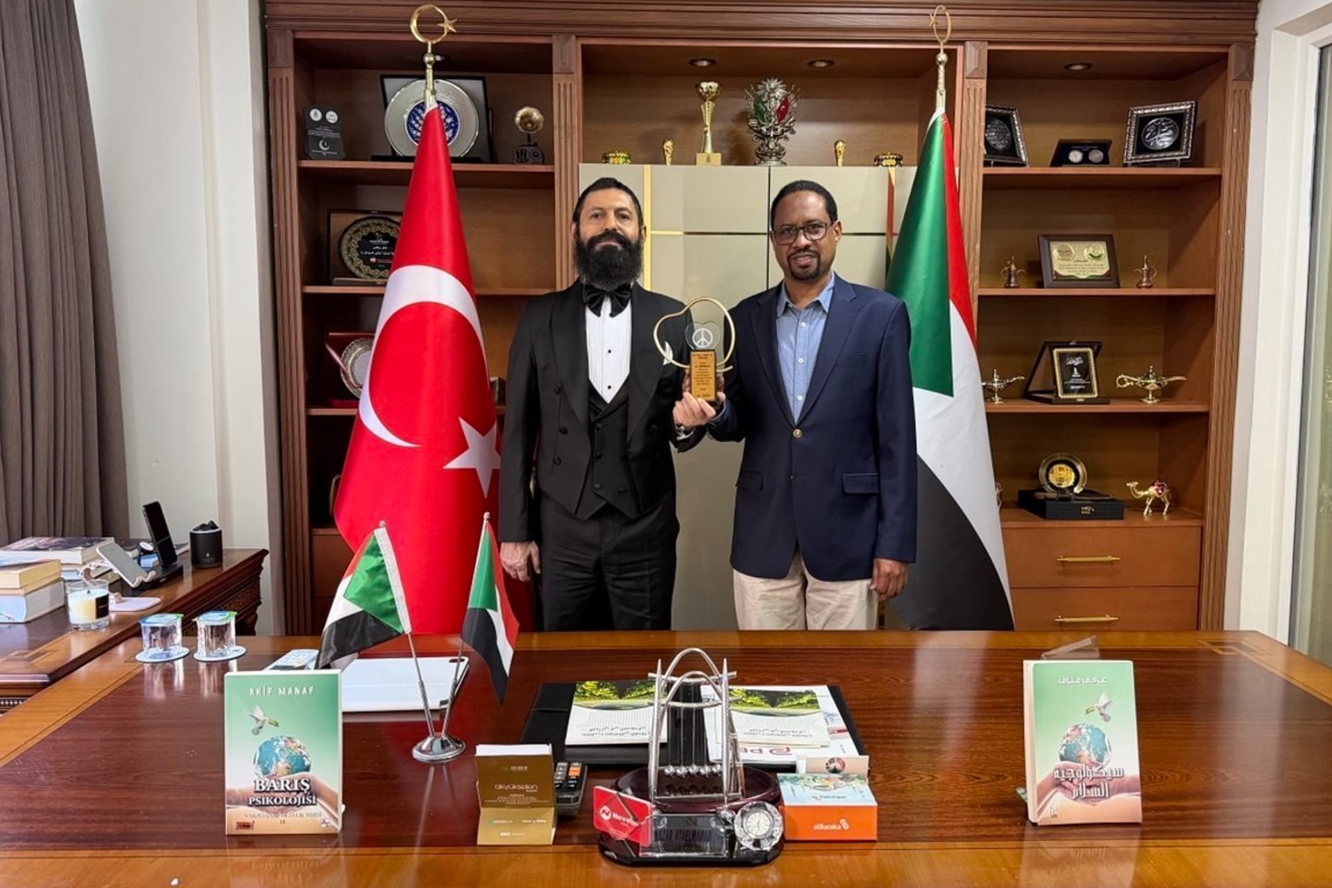 ​Nobel Barış Ödülü adayı Akif Manaf, küresel diyalog ve barışa