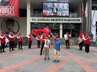 Çankaya’da 30 Ağustos Zafer Bayramı coşkuyla kutlandı Ankara'nın Çankaya ilçesinde 30 Ağustos Zafer Bayramı, çeşitli etkinliklerle coşkuyla
