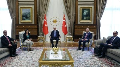 Cumhurbaşkanı Erdoğan Beştepe’de DEM Parti Heyetini Kabul Etti Cumhurbaşkanı Erdoğan ile Beştepe'de 1,5 saat süren bir görüşme gerçekleştiren