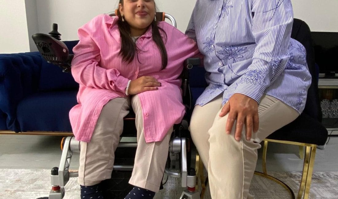 Doktorların ‘Yaşamaz, Aldırın’ Dediği Ecenur 18 Yaşına Girdi: Azmiyle Herkese Örnek Oldu! Erzurum’da doktorların doğmadan önce "yaşamaz" dediği spina bifida hastası Ecenur