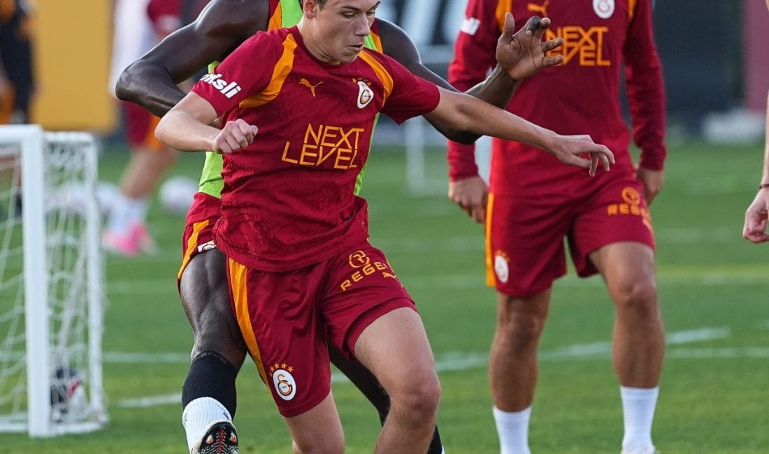 Florya’da Yeni Transfer Sahaya İndi! Galatasaray, Süper Lig'in 3. haftasındaki Göztepe maçı hazırlıklarına başlarken yeni