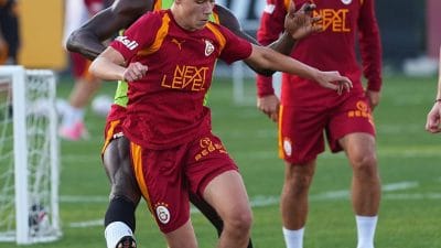 Florya’da Yeni Transfer Sahaya İndi! Galatasaray, Süper Lig'in 3. haftasındaki Göztepe maçı hazırlıklarına başlarken yeni
