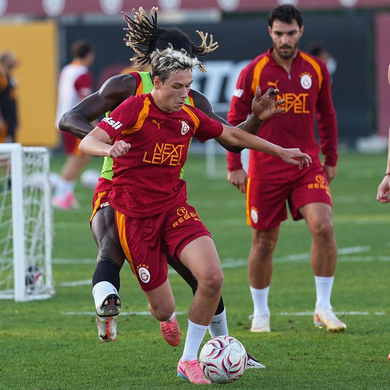 Galatasaray, Süper Lig'in 3. haftasındaki Göztepe maçı hazırlıklarına başlarken yeni