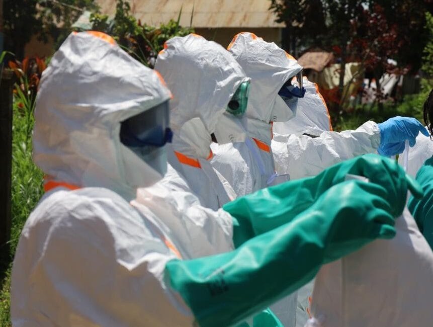 KDC Ebola Salgınında Ölü Sayısı 1801’e yükseldi Kongo Demokratik Cumhuriyeti'nde Mayıs ayından bu yana devam eden Ebola