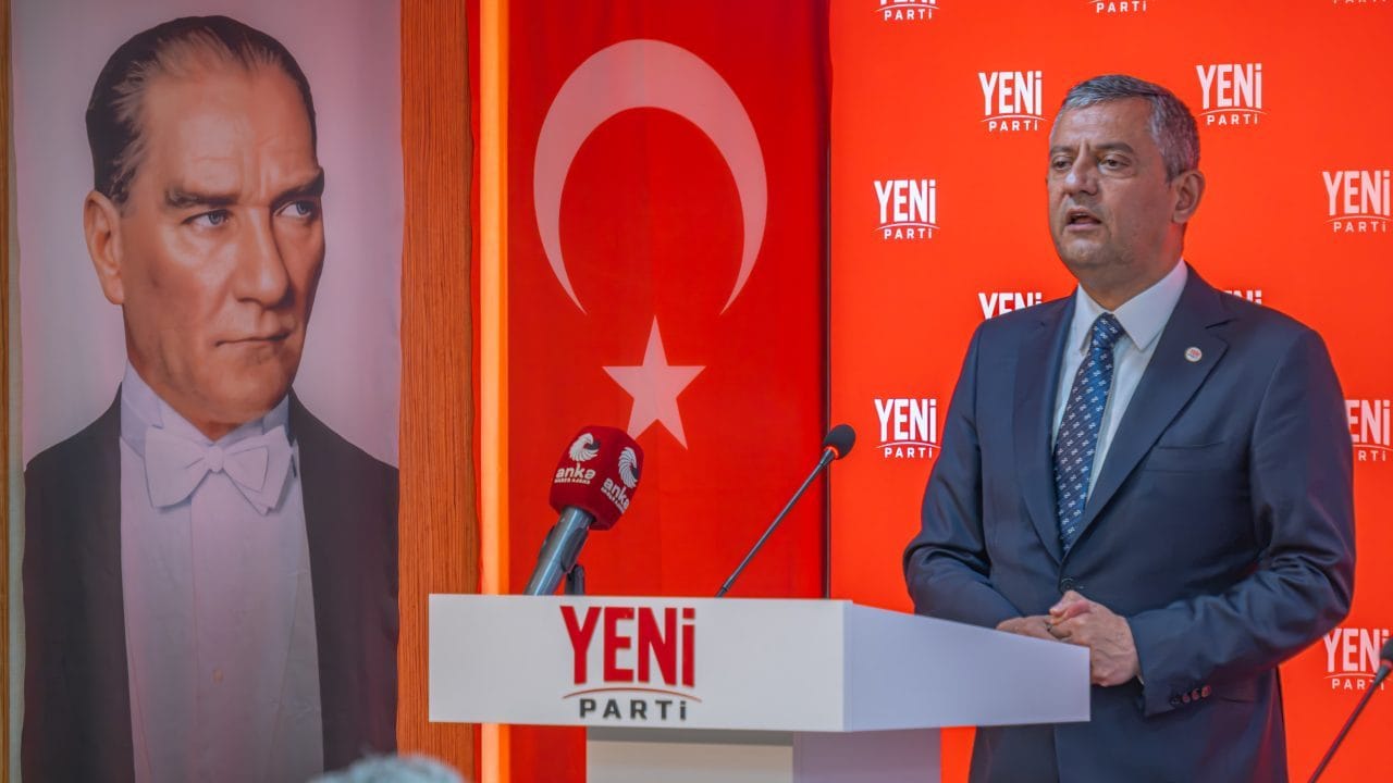 Yeni Parti Genel Başkanı Özgür Özel, partilerinin 18 günde 600