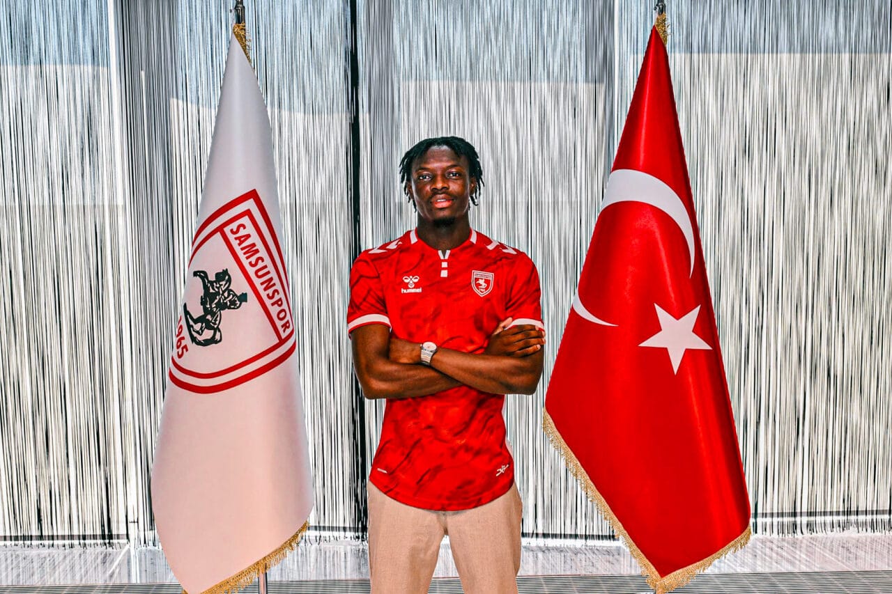 Samsunspor, Fransa temsilcisi USL Dunkerque'in 22 yaşındaki dinamik orta saha
