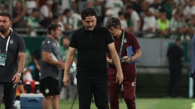 Trabzonspor’da Fatih Tekke’nin İstifası Kabul Edilmedi Trabzonspor Kulübü, UEFA Avrupa Ligi’ndeki Ferencvaros mağlubiyetinin ardından teknik direktör