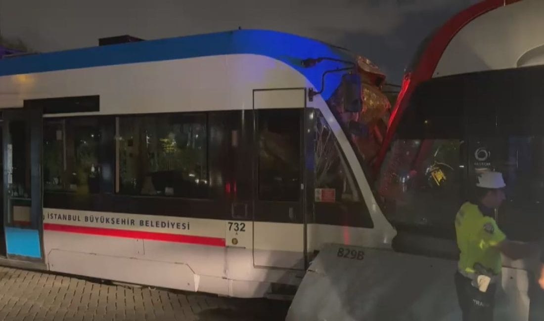 Zeytinburnu T1 Kabataş-Bağcılar hattında iki tramvayın kafa kafaya çarpışması sonucu