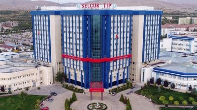 Üniversite hastanelerinde öğretim üyelerine ulaşamama çilesi büyüyor: Selçuk Üniversitesi'nde ameliyatlı
