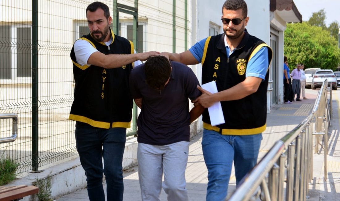 Adana'da içki masasında kendisine küfrettiğini öne sürdüğü çocukluk arkadaşını tek