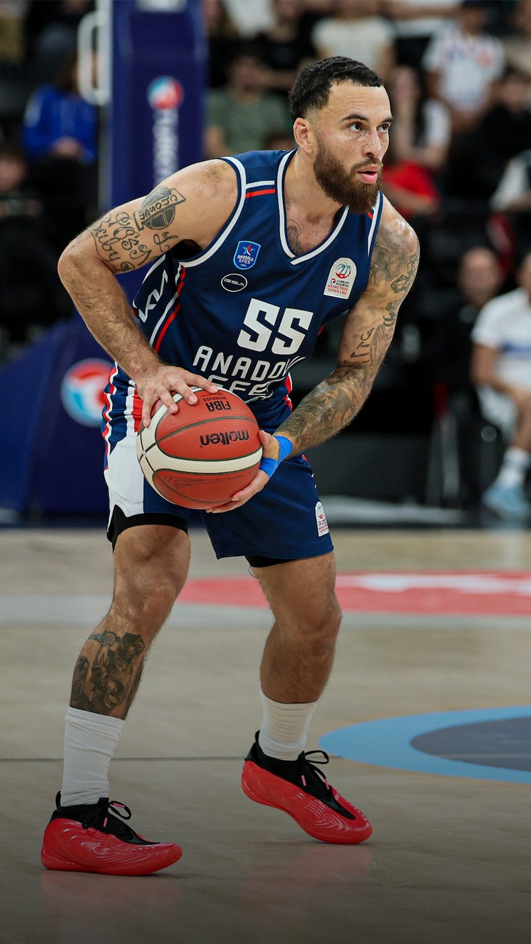 Türkiye Basketbol Süper Ligi'nde dev derbi coşkusu: Anadolu Efes, evinde